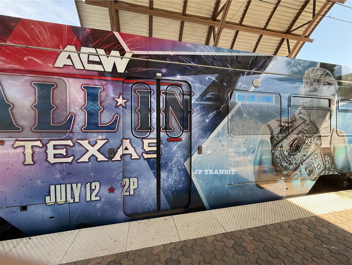 JfTransit's tweet image. Dart light rail with #AEWAllIn AD WRAP 👀 #dart #aew #lightrail