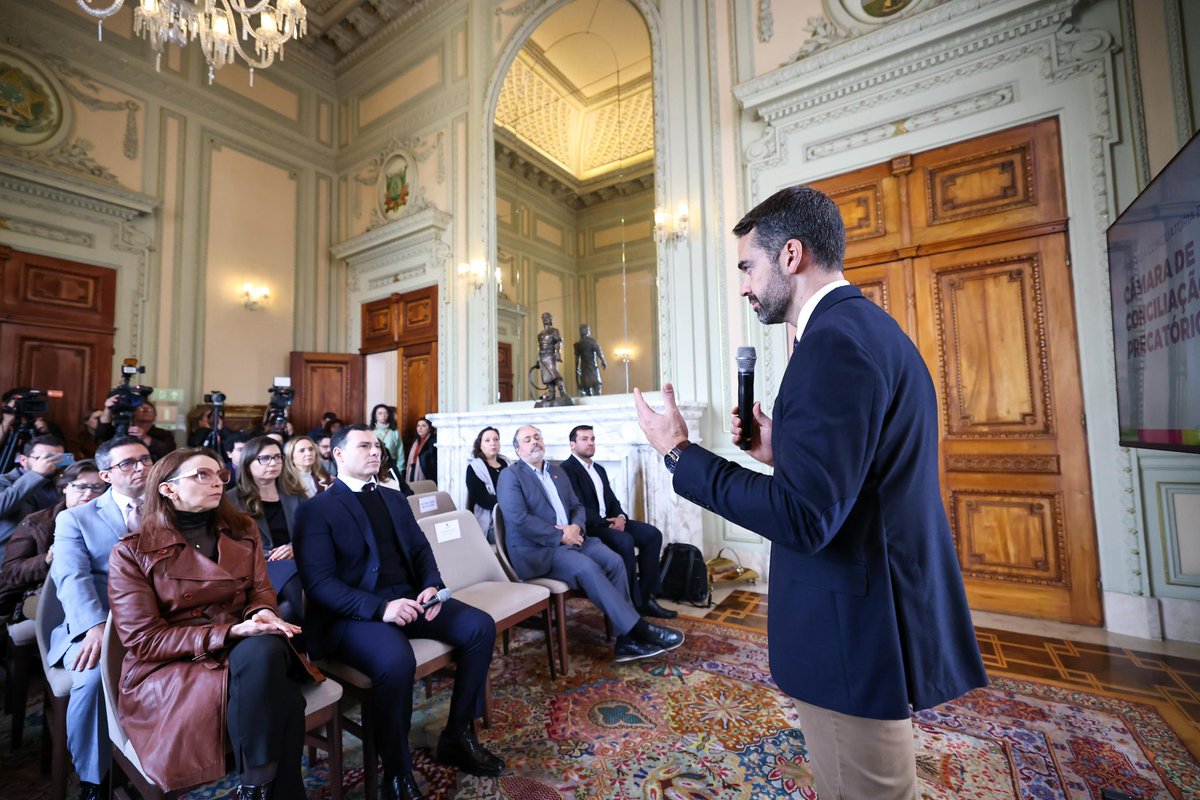 EduardoLeite_'s tweet image. A maior rodada de conciliação de precatórios da história do Rio Grande do Sul foi lançada hoje!
São mais de R$ 3,3 bilhões colocados à disposição para quitar dívidas de milhares de credores, muitos dos quais aguardam há anos por esse pagamento. Estamos falando de cidadãos,…