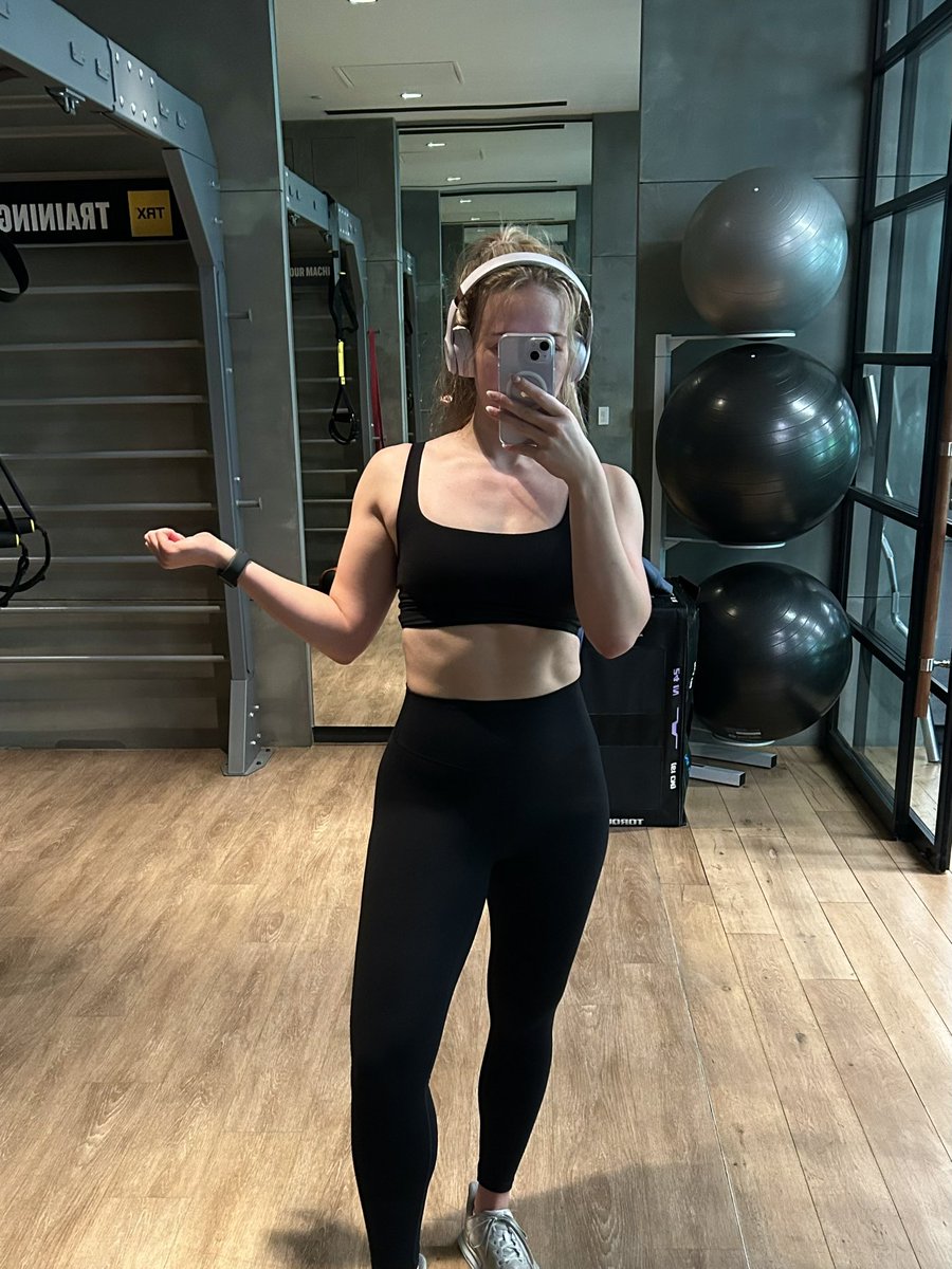 karina 🍄 tweet media