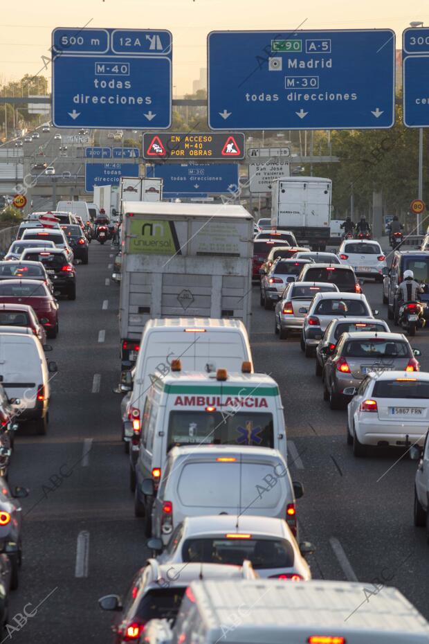 alexJota12's tweet photo. La dura realidad diaria de los vecinos de Alcorcón, Móstoles, Leganés, Getafe, Navalcarnero, Arroyomolinos y el resto de pueblos del sur de Madrid por la pésima gestión de las instituciones y los que las gobiernan

Quedará en el olvido, porque nunca pasa nada. Pero es bochornoso https://t.co/Frm29LHMvx