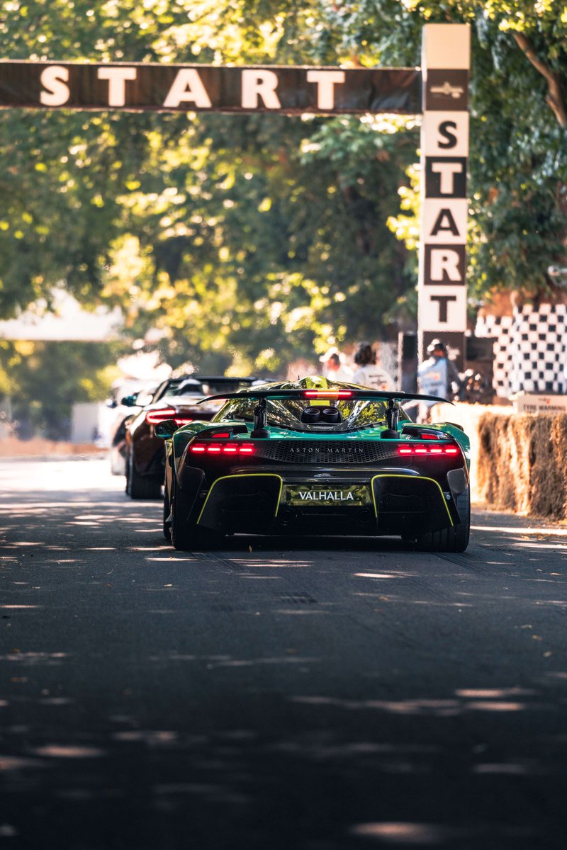 astonmartin's tweet image. The best of British mastery on display at @fosgoodwood 2025.
Aston Martin Valhalla makes its UK dynamic debut at the world’s most famous motorsport event.
Discover: bit.ly/43C0zWO
#AstonMartinFoS #Valhalla #MASTERYDRIVEN