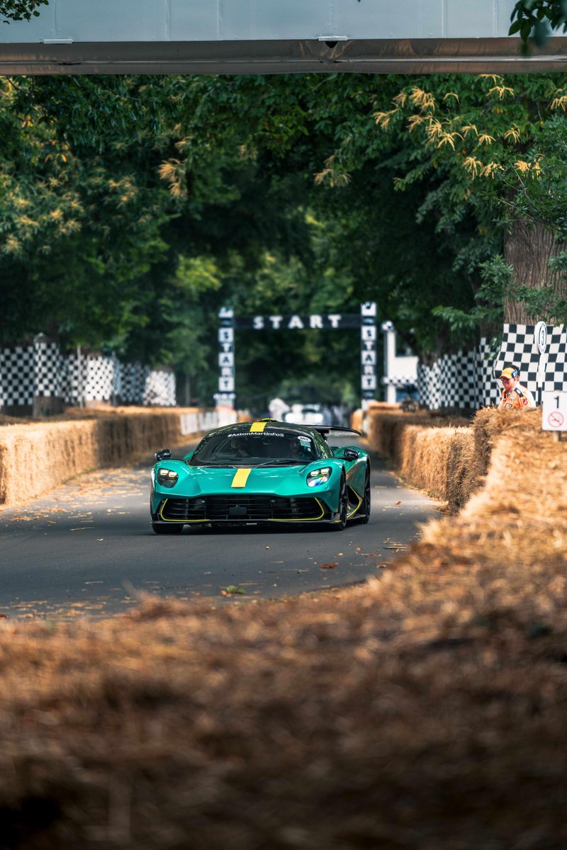 astonmartin's tweet image. The best of British mastery on display at @fosgoodwood 2025.
Aston Martin Valhalla makes its UK dynamic debut at the world’s most famous motorsport event.
Discover: bit.ly/43C0zWO
#AstonMartinFoS #Valhalla #MASTERYDRIVEN