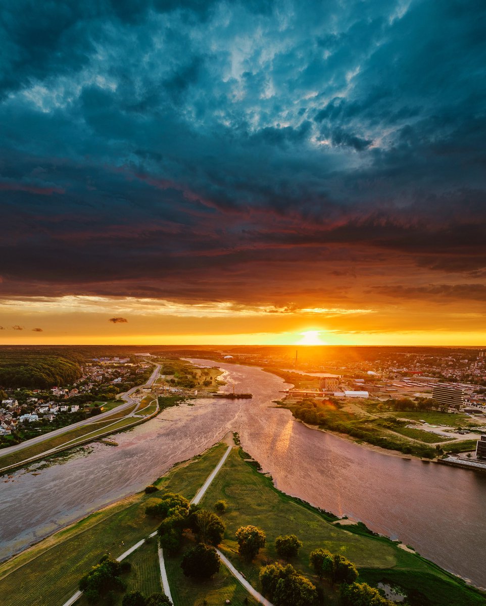 NejauNet's tweet image. #Kaunas #Lithuania #Lietuva #dronas #Mavic3 #mavic3pro #drone #kaunasaerial #vasara2025 #djimavic3pro #summer2025 #hasselblad #hasselbladdrone #vakaras #kaunasoldtown #santaka #nemunas #neris #santakosparkas