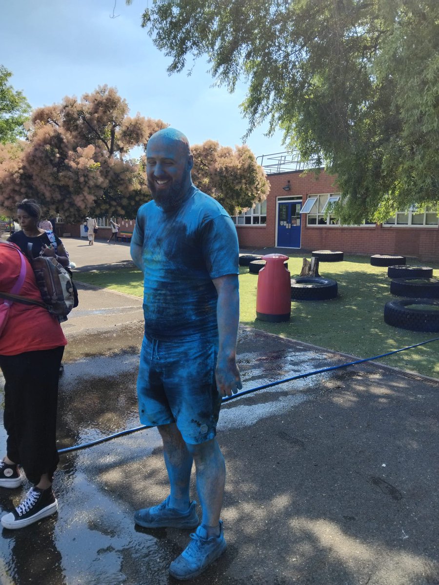 stanthonyslough's tweet photo. What a glorious day! 
From burgers to bouncy castles and a whole lot of orange gunge, our Fun Day was a MASSIVE hit! Thanks to everyone who joined us — together we showed what community looks like in action 💛
#StAnthonysFunDay #Solidarity #CatholicSchoolVibes #GungedForTheGlory https://t.co/HvmQW6mXP2