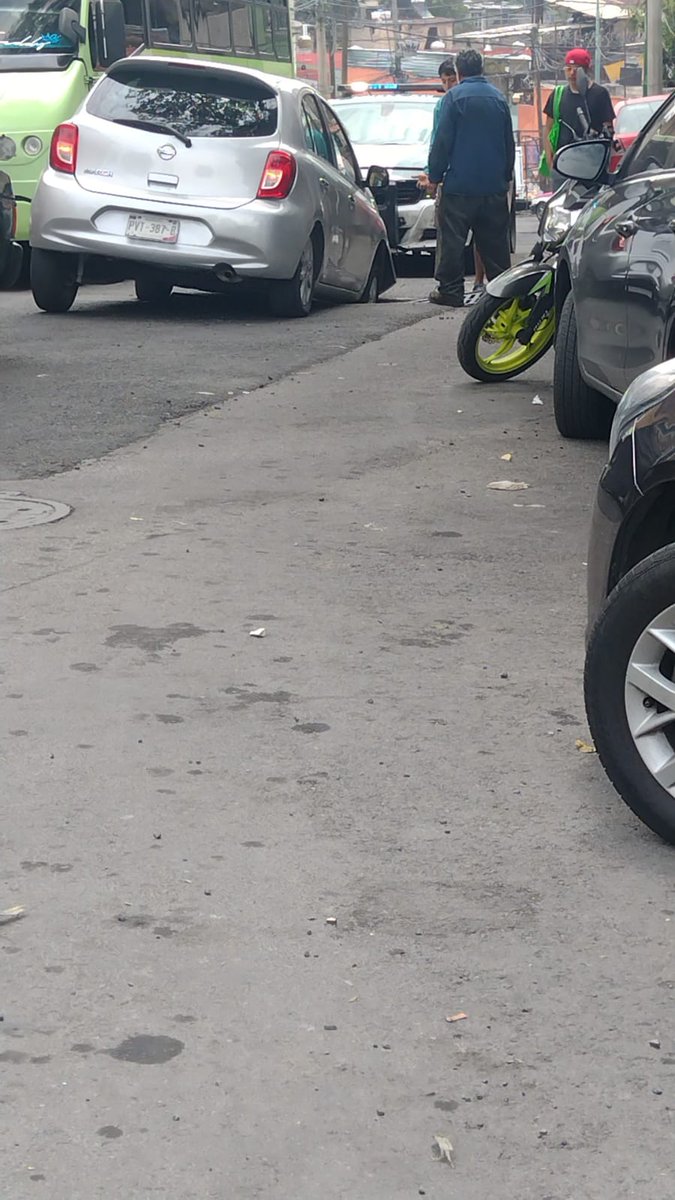 GolondrinasCol's tweet photo. #UltimoMinuto I Una víctima más de la alcantarilla de Av Lomas de Capula y Golondrinas Acertada, en la Colonia Golondrinas.

Urge sea reparada @AlcaldiaAO y/o @GobCDMX https://t.co/ouZooRxk4I