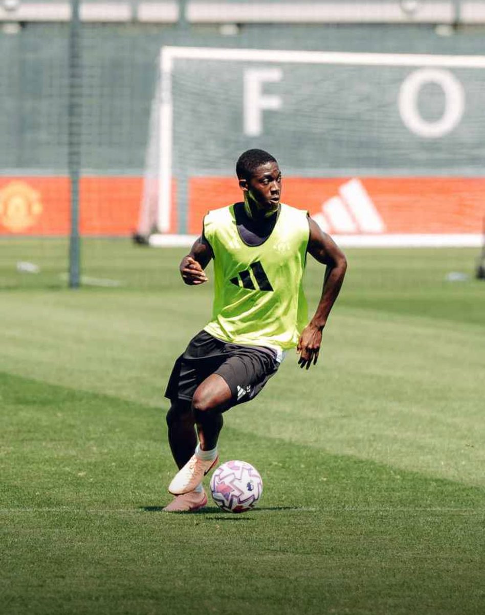Assign him the Number 20 jersey <a href="/ManUtd/">Manchester United</a>
