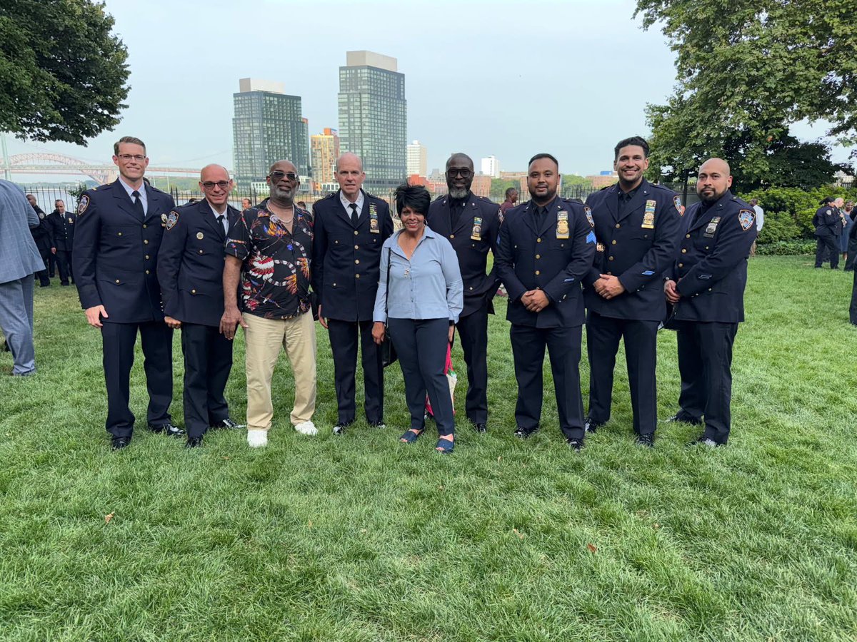 NYPD Housing PSA 8 (@nypdpsa8) on Twitter photo The NYCHA Residents Leadership Reception at Gracie Mansion. Thank you <a href="/NYCMayor/">Mayor Eric Adams</a> Eric Adams for personally inviting our officers and Tenant Association leaders. The NYCHA Residents Leadership Reception at Gracie Mansion. Thank you <a href="/NYCMayor/">Mayor Eric Adams</a> Eric Adams for personally inviting our officers and Tenant Association leaders.