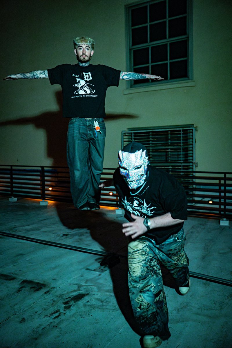 new music with <a href="/KageKamaara/">KAMAARA</a> out now everywhere savagegasp.lnk.to/YMTALWL 🖤 album very very soon