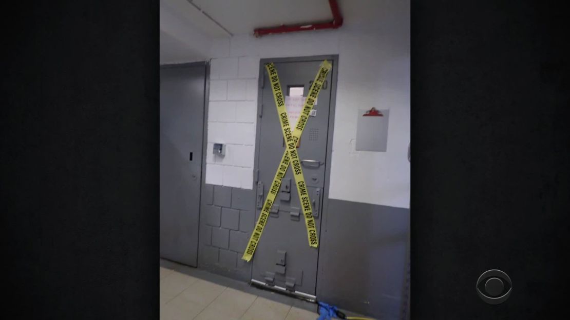 <a href="/CollinRugg/">Collin Rugg</a> That's not even Epstein's door, in the first place