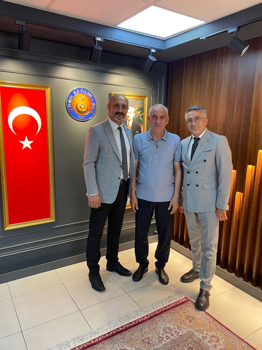 Çok Kıymetli Trabzon Şube Başkanım Mustafa Serdar ve Şube Başkan Yardımcılarımız Süleyman Çolak,Keramettin Ünver,Ekrem Koç, Mehmet Emin Tokuş ziyaretimize gelerek bizleri ziyadesiyle memnun etmişlerdir. Nazik ziyaret ve güzel sohbetleri için ayrı ayrı teşekkür ediyorum. Sağolsun