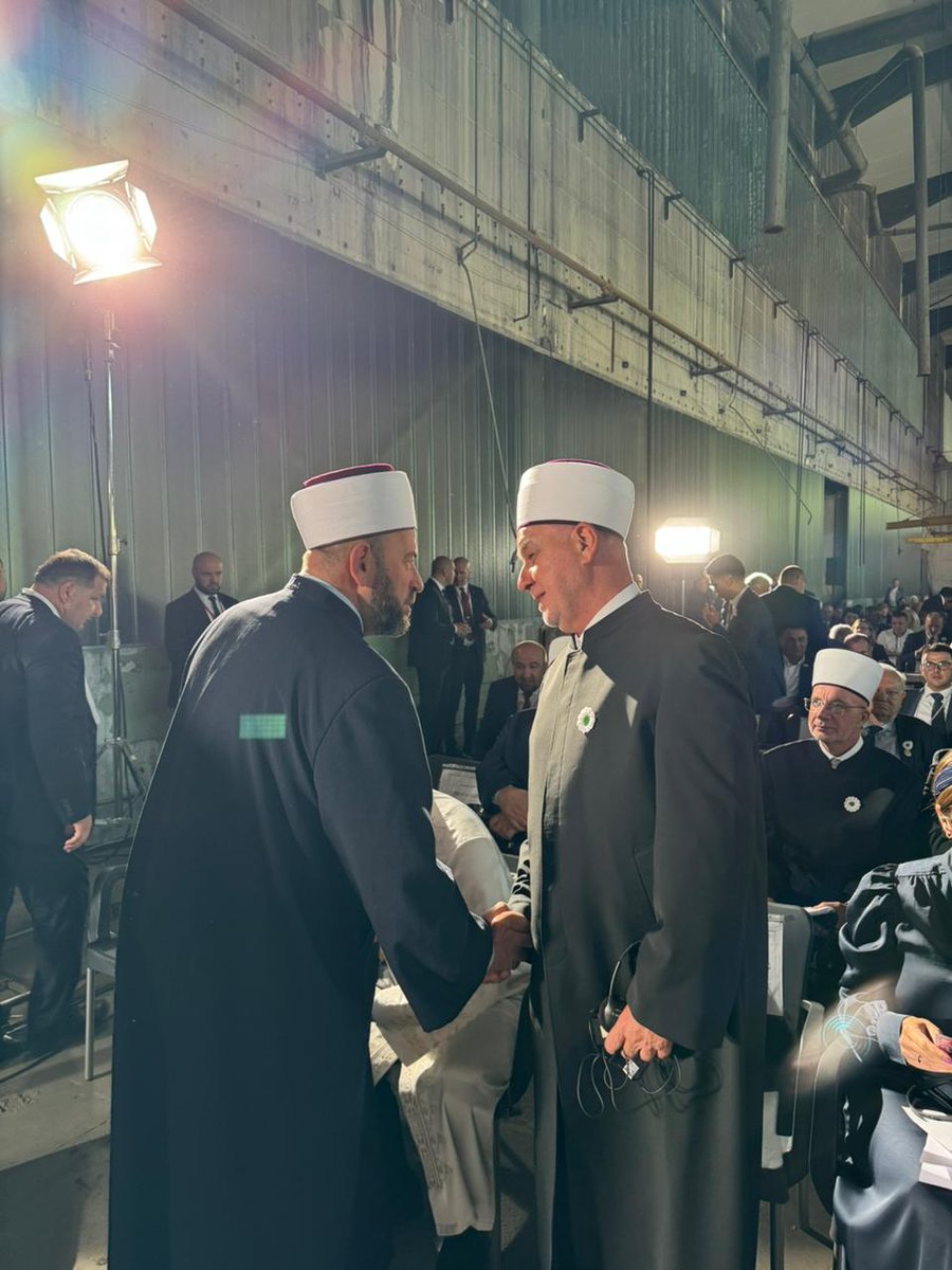 RifatFejzic's tweet image. 3️⃣0️⃣god od genocida u #Srebrenici i Međunarodni dan sjećanja na žrtve genocida. Komemoracija i dženaza.
Danas je mir našlo7️⃣od ukupno 8️⃣3️⃣7️⃣2️⃣žrtava #GENOCIDA.
Da tuga bude nada,
Da osveta bude pravda,
Da majčina suza bude molitva,
Da se više nikada i nikome ne ponovi Srebrenica