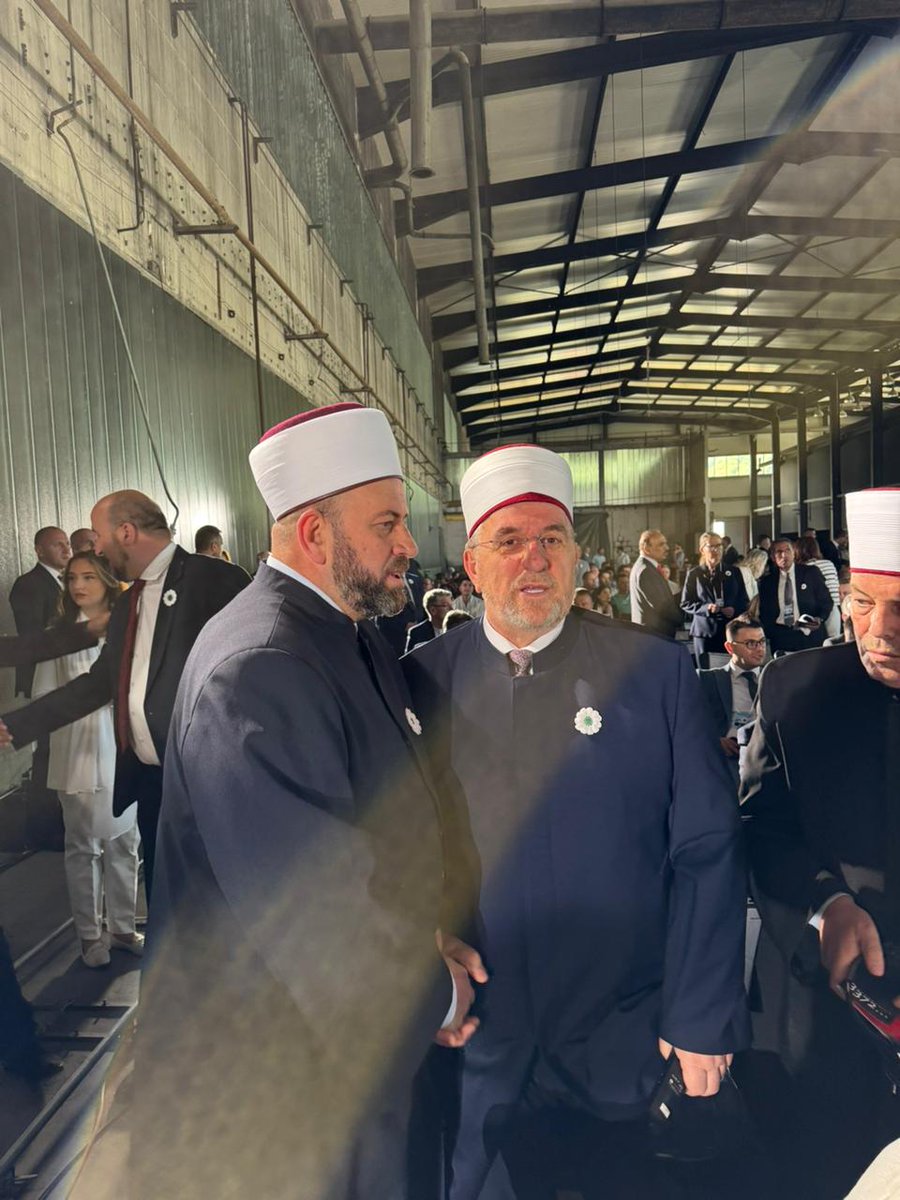 RifatFejzic's tweet image. 3️⃣0️⃣god od genocida u #Srebrenici i Međunarodni dan sjećanja na žrtve genocida. Komemoracija i dženaza.
Danas je mir našlo7️⃣od ukupno 8️⃣3️⃣7️⃣2️⃣žrtava #GENOCIDA.
Da tuga bude nada,
Da osveta bude pravda,
Da majčina suza bude molitva,
Da se više nikada i nikome ne ponovi Srebrenica