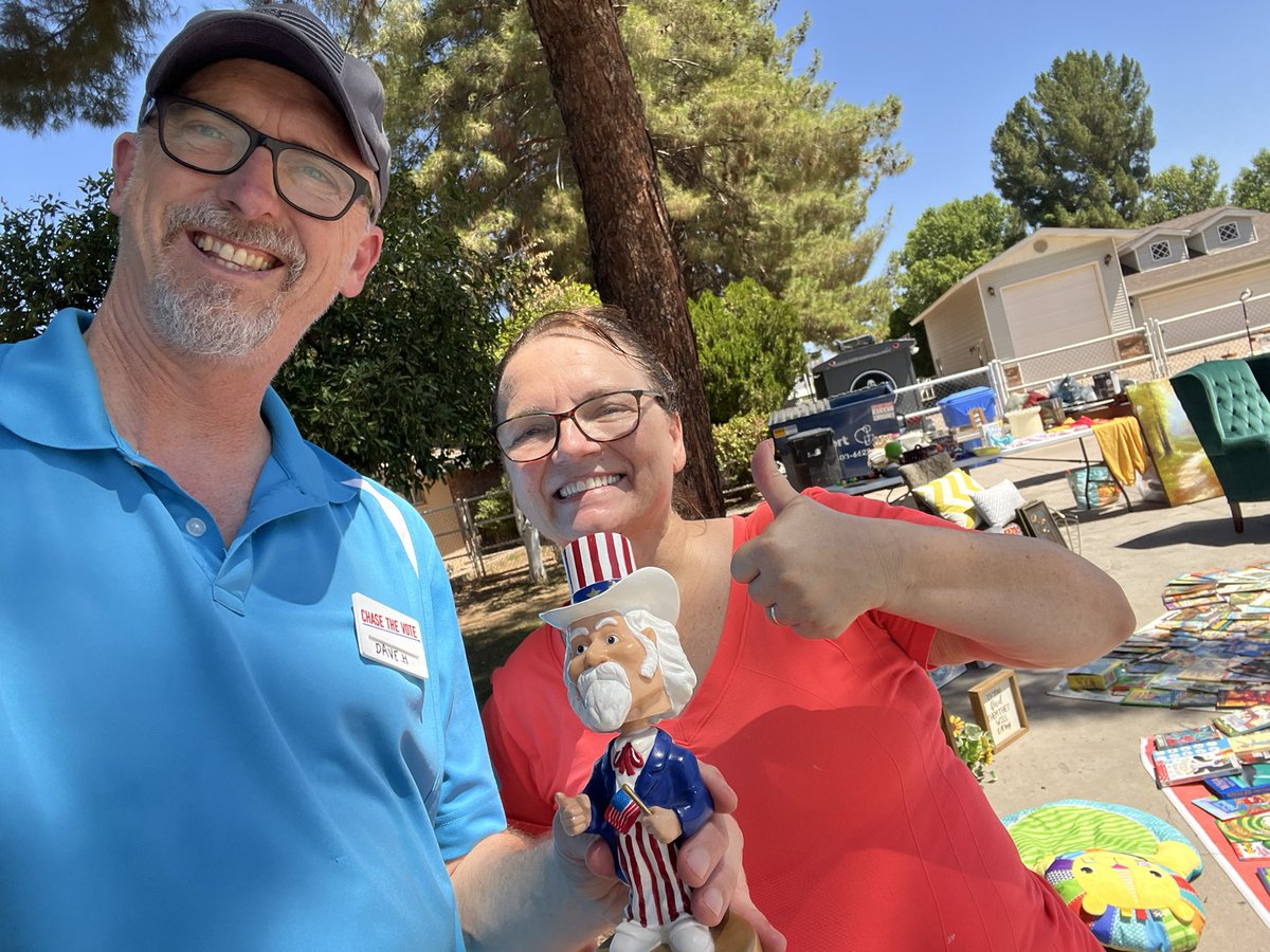 DaveHeids's tweet image. Just met Mary at her yard sale this morning Found out she runs a theatre co.Fiat productions here in Gilbert. fiatproductions.com
She also registered for the upcoming #SRP election
Thanks, Mary for the uncle Sam bobble head 🇺🇸🇺🇸🇺🇸
TPAction.com/SRP