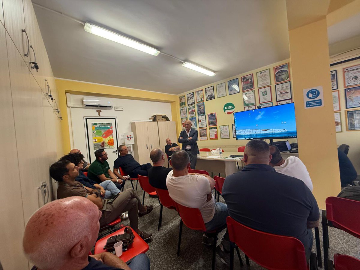 📌 Oggi, 11 luglio | Coordinamento Industria #UST #CISL #TarantoBrindisi

🛠️ Si è tenuto oggi, presso la sala Archivio della Sede CISL di Taranto, il #CoordinamentoIndustria della UST CISL #Taranto #Brindisi.

Abbiamo approfondito la vertenza ex #ILVA e il relativo