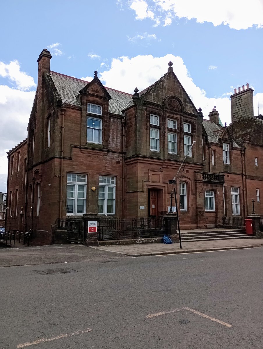 WeePostalMuseum's tweet image. This building on Buccleuch Street Dumfries was originally the Head Post Office. Opened in 1889, originally lit by gas it was converted to electric by Crichton Royal Institution in 1895.
The GPO moved to larger premises in Gt. King St. in 1926.