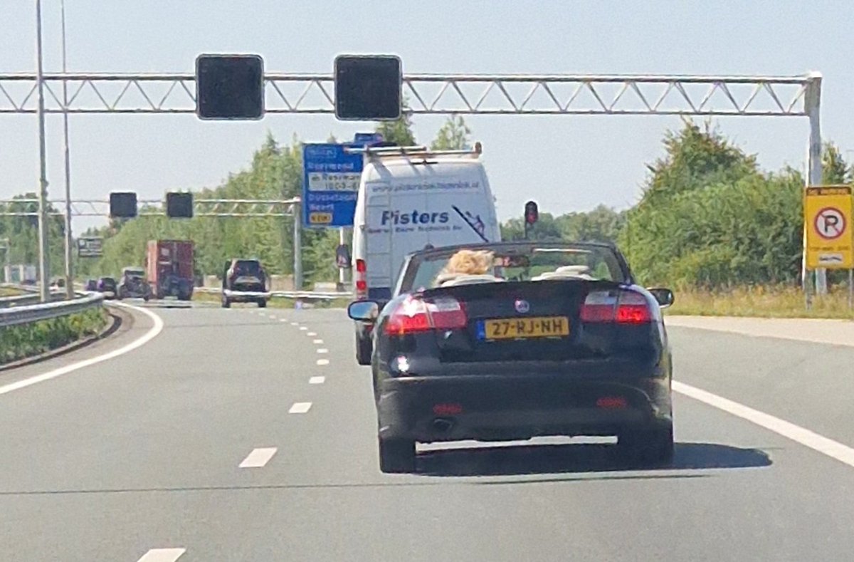 Speciaal voor mijn <a href="/saabvrienden/">Twentse Saabvrienden</a>, topless op deze dag 😎👋