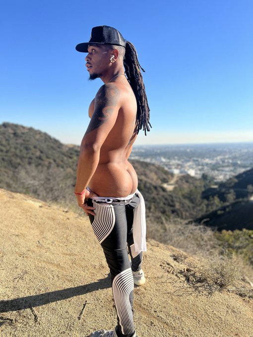 Watch 🇸🇽Burgundy🇻🇮 📍Houson📍's leaked NSFW photo on TwXstars