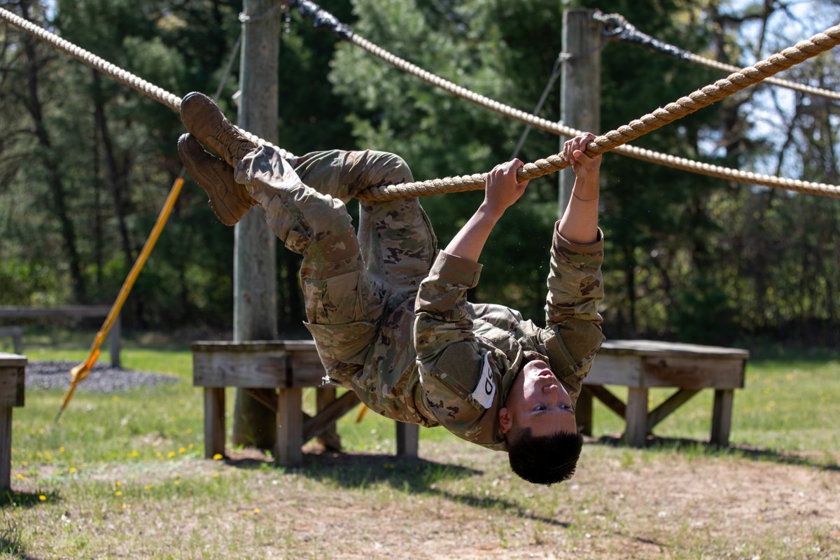 USArmyReserve's tweet image. Army Reserve Best Squad competitor Spc. Joshua Lanoire, 377th Theater Sustainment Command, negotiates a horizontal rope during the obstacle course event at Fort McCoy, Wisconsin, on May 12, 2025.
📸: Staff Sgt. Mikayla Fritz