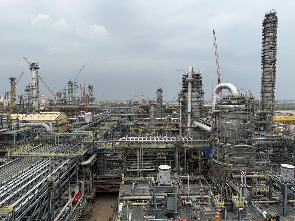 HPCL's tweet photo. On  July 11, 2025, our  C&MD  visited the Dual Feed Cracker Unit (DFCU) furnaces at the Rajasthan Refinery Project (RRP) Complex. Demonstrating exemplary commitment to site engagement, he  ascended to the top platform of the furnaces with requisite safety protocols. The platform is located at a height of 45 meters.
 
During the visit, young female officers from the HRRL Projects team provided an insightful briefing about the scale, complexity, and engineering challenges associated with the construction of the DFCU. 

C&MD was deeply impressed by the magnitude and momentum of the construction activities and acknowledged the immense efforts being put in by the Team HRRL.
 
He appreciated the team’s dedication and commitment in building this engineering marvel amidst the challenging conditions of the desert.
#HPCL