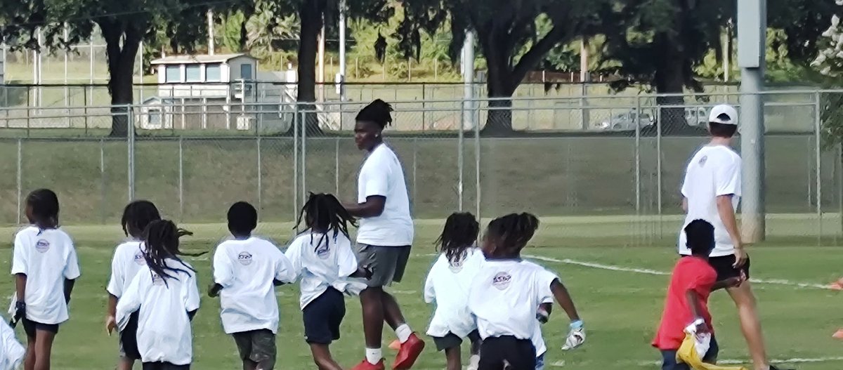 Hamilton LeSerra 2028 TE (@hamleserra2028) on Twitter photo Great day coaching the youth of Tallahassee at the <a href="/ErnieSims34/">Ernie Sims III</a> <a href="/BigHITSFL/">Big HITS Foundation</a> Football Camp with <a href="/successathletic/">Mark Liles</a>, <a href="/JaylinP_27/">Jaylin Parrish</a>, <a href="/TD_Huggins/">Tadarius Huggins</a>, <a href="/KalebHunter24/">Kaleb Hunter</a>, @Reggiet21, <a href="/Jayden_Wells_/">Jayden Wells</a>, and Caleb Anderson. <a href="/Linc_TrojansFB/">Lincoln Trojans Football</a> giving back to the future Trojans! Great day coaching the youth of Tallahassee at the <a href="/ErnieSims34/">Ernie Sims III</a> <a href="/BigHITSFL/">Big HITS Foundation</a> Football Camp with <a href="/successathletic/">Mark Liles</a>, <a href="/JaylinP_27/">Jaylin Parrish</a>, <a href="/TD_Huggins/">Tadarius Huggins</a>, <a href="/KalebHunter24/">Kaleb Hunter</a>, @Reggiet21, <a href="/Jayden_Wells_/">Jayden Wells</a>, and Caleb Anderson. <a href="/Linc_TrojansFB/">Lincoln Trojans Football</a> giving back to the future Trojans!