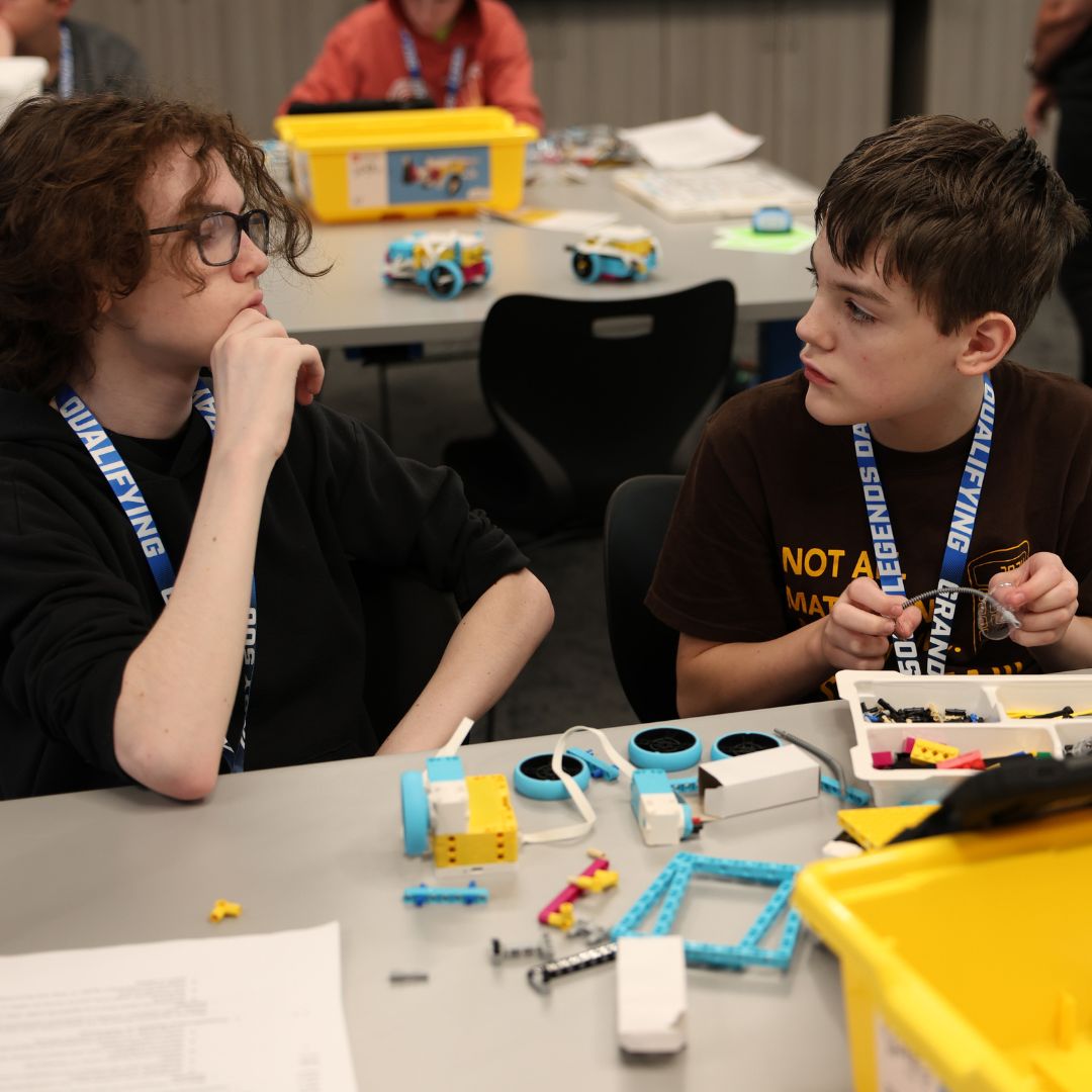 IMSMuseum's tweet image. The first summer camp in IMS Museum history is complete! Thank you to everyone who participated in "Robo Racers" this week. The campers built LEGO robots and then coded them to autonomously go around a track in the fastest time.