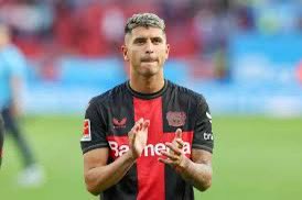 HusainR9's tweet photo. مع رحيل لوكا، واحتمال بيع سيبابوس.. غياب بيلنقهام لمنتصف الموسم تقريباً، اعتقد صفقة لاعب وسط ضرورة و حاجة قصوى.. الخيارات بالسوق بتكون محدودة، ما رأيكم بالارجنتيني بلاسيوس؟ يعرف اسلوب الونسو، الريال كان بيوقع معه لما كان في الريفر قبل اصابته، قيمته بتكون بحدود ال 40 مليون يورو https://t.co/sUfDV1unPS