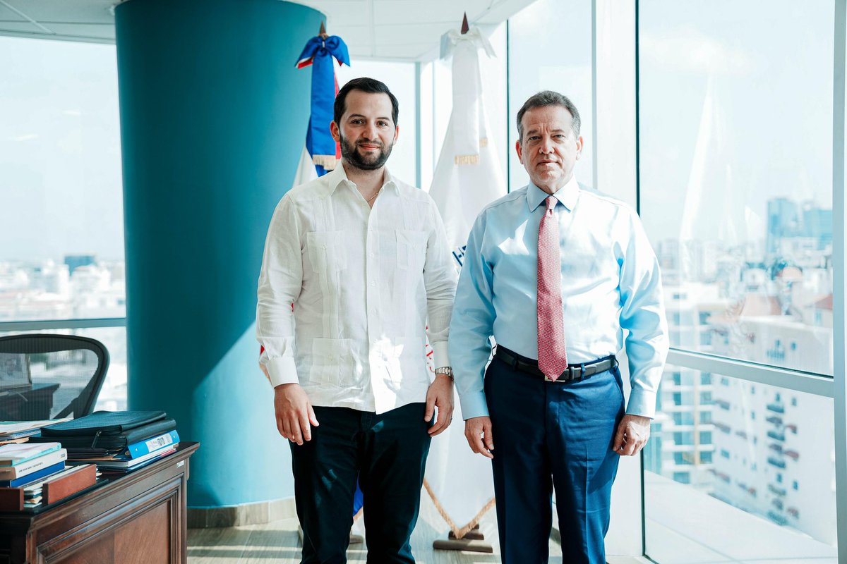 Hoy tuve una conversación muy valiosa con Miguel Medina, ministro de Inversiones de Honduras y secretario ejecutivo del <a href="/CNI_HN/">Consejo Nacional de Inversiones</a>, sobre desarrollo industrial y cooperación regional.