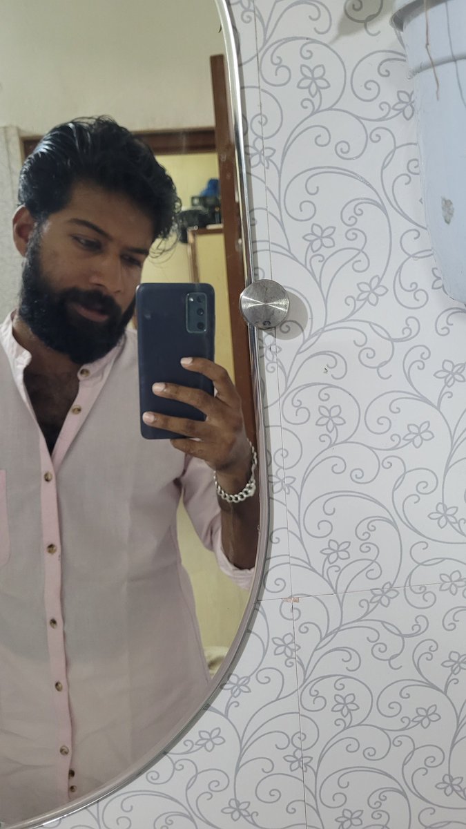 ഇടക്കെങ്കിലും ഒറ്റക്കിരുന്ന് ശീലിക്കണം കാരണം ഏത് നിമിഷം വേണമെങ്കിലും നമ്മൾ ഒറ്റപ്പെട്ടേക്കാം..!