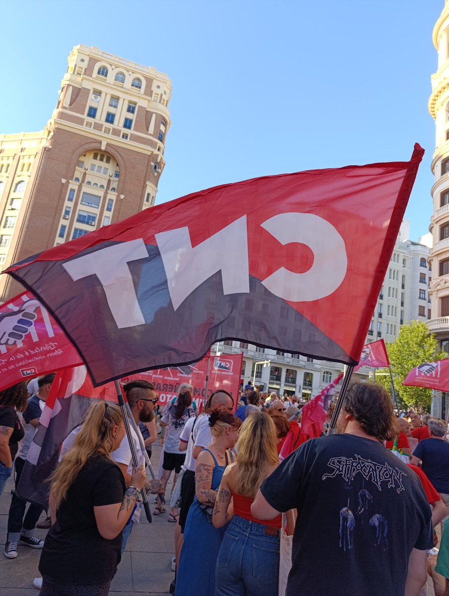 El pueblo de Madrid también sale a defender a las suyas #Las6deLaSuiza