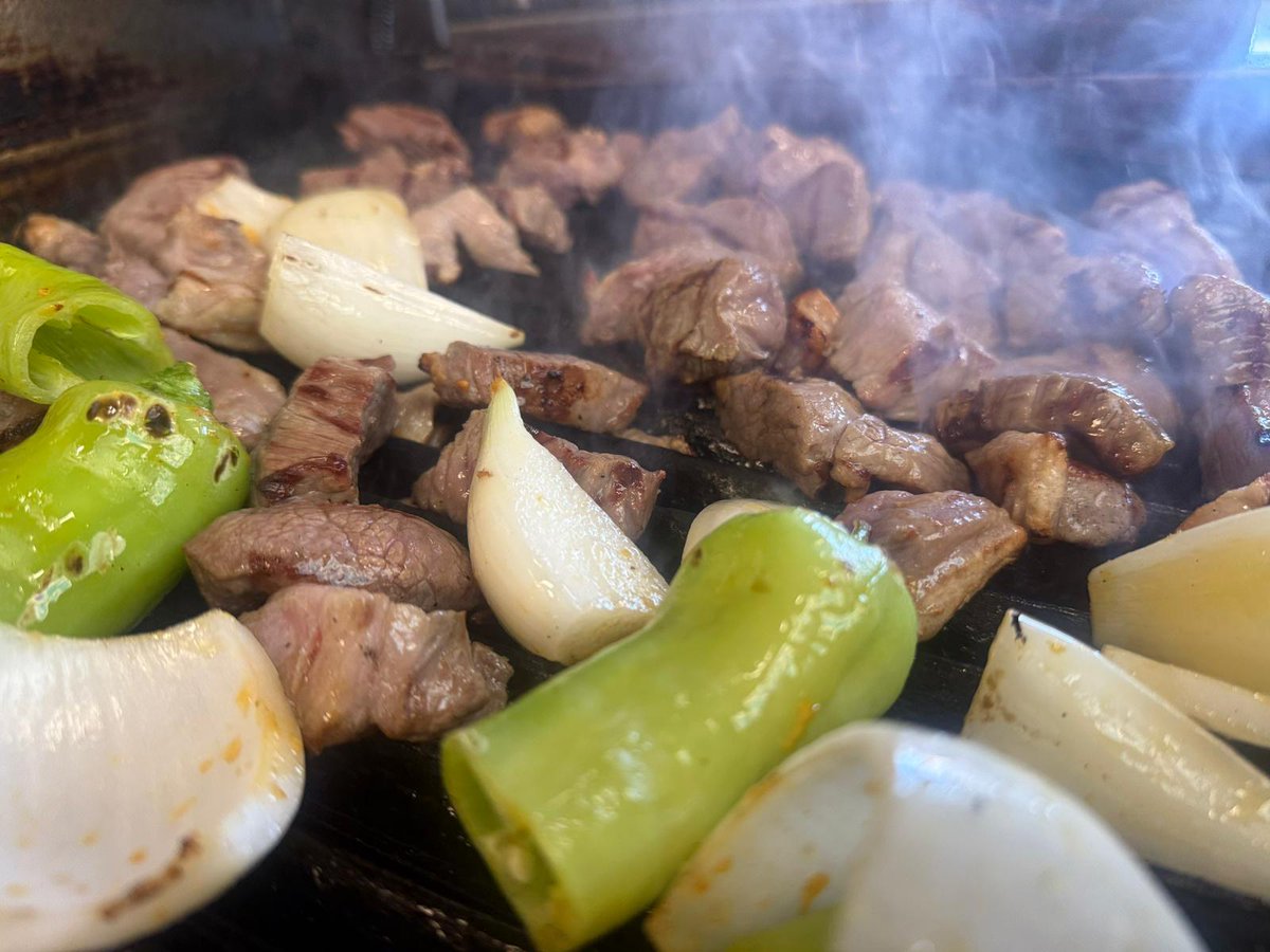 mrkebabmargate's tweet image. 👀 Smell that? No? Just us?

🔥 If you’re staring at this and tasting the smoke… you're hungry.

Don’t fight it. Order your fix now 👉
 Mr Kebab Margate – halal, smokey, generous, and served with love.

📍Cliftonville, Thanet

#MrKebabMargate #Halal #ThanetEats #SmokeyCravings