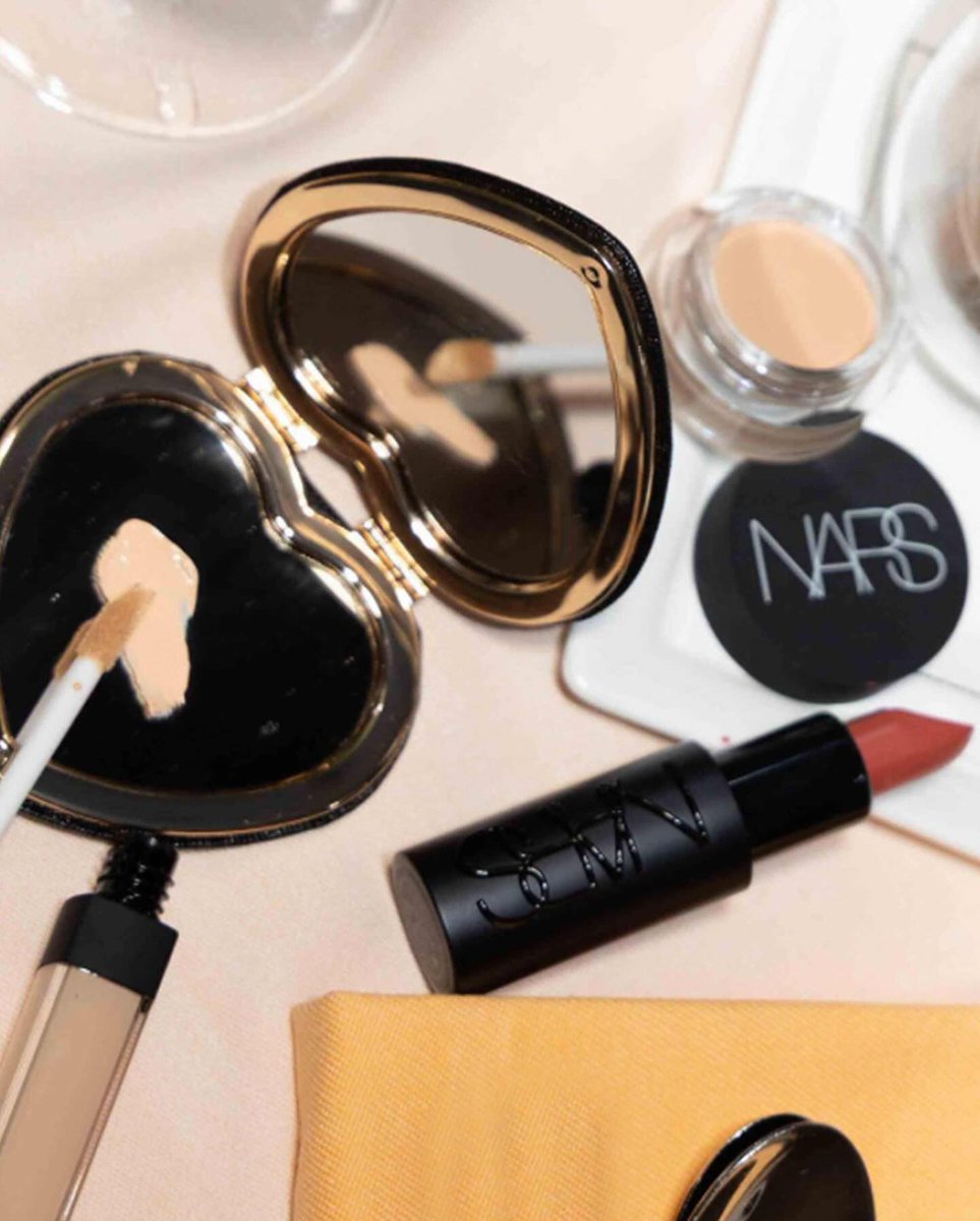pov: arreglándote para la graduación con tus besties👠🪩⁠
⁠
Crea looks icónicos, duraderos y flawless con Nars. 💄⁠
Con fórmulas de larga duración para un makeup perfecto durante toda la noche.✨⁠
⁠
💻 Disponible en sephora.com.mx, la app 📲 y tiendas físicas 🛍️