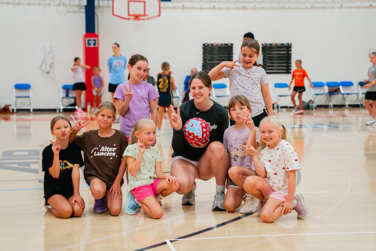 DaytonWBB's tweet image. 2025 Summer Camps = ✅
Shout out to our campers for bringing the energy all summer!
#GoFlyers