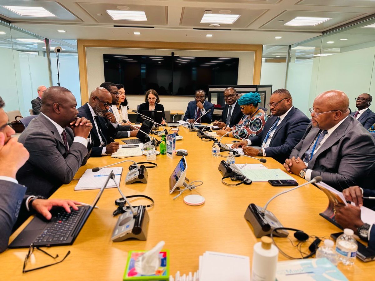 CongoCheri's tweet photo. 10 JUILLET 2019 - 10 JUILLET 2025. Banque africaine de développement (BAD), Fonds monétaire international (FMI). Six années déjà. Mes remerciements au Président de la République, Chef de l’Etat, et à son équipe gouvernementale pour la confiance. La Nation d’abord! Pr Matungulu https://t.co/2SUjLFTN3n