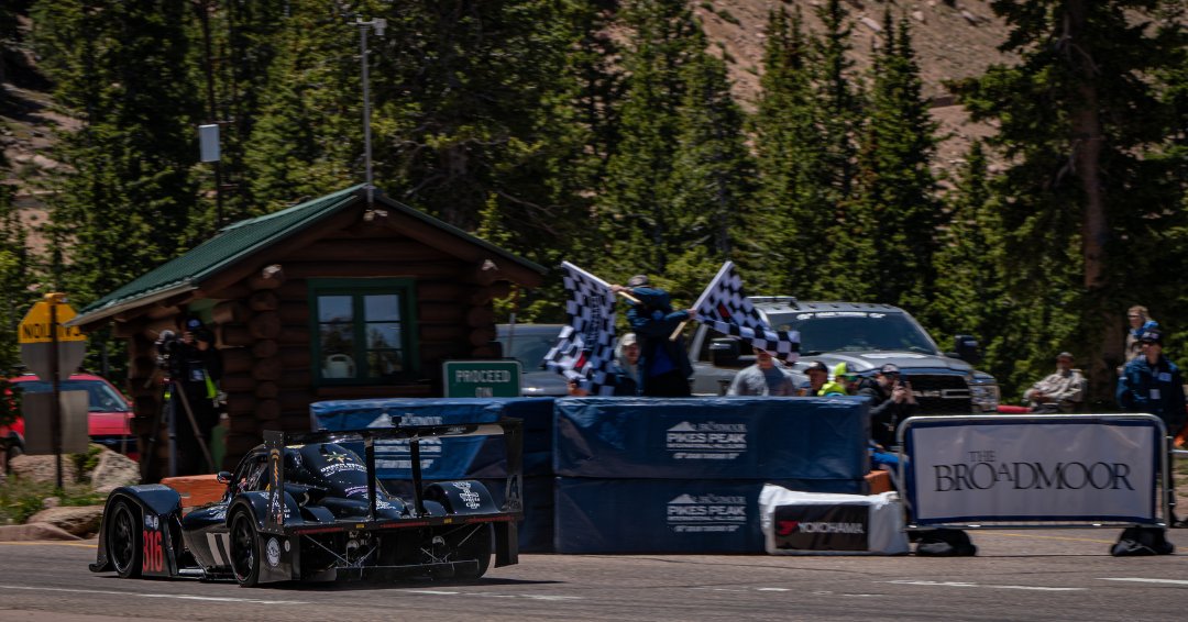 GreenBeretFound's tweet photo. Former Green Beret Eli Olivas raced The Mourning Star at the 2025 Pikes Peak Hill Climb, honoring fallen brothers with their names inscribed on his car. Joined by 10th SFG (A), he carried their legacy to the summit.
#GreenBeretFoundation #PPIHC #DeOppressoLiber | @PPIHC https://t.co/l9fHyOuuCj