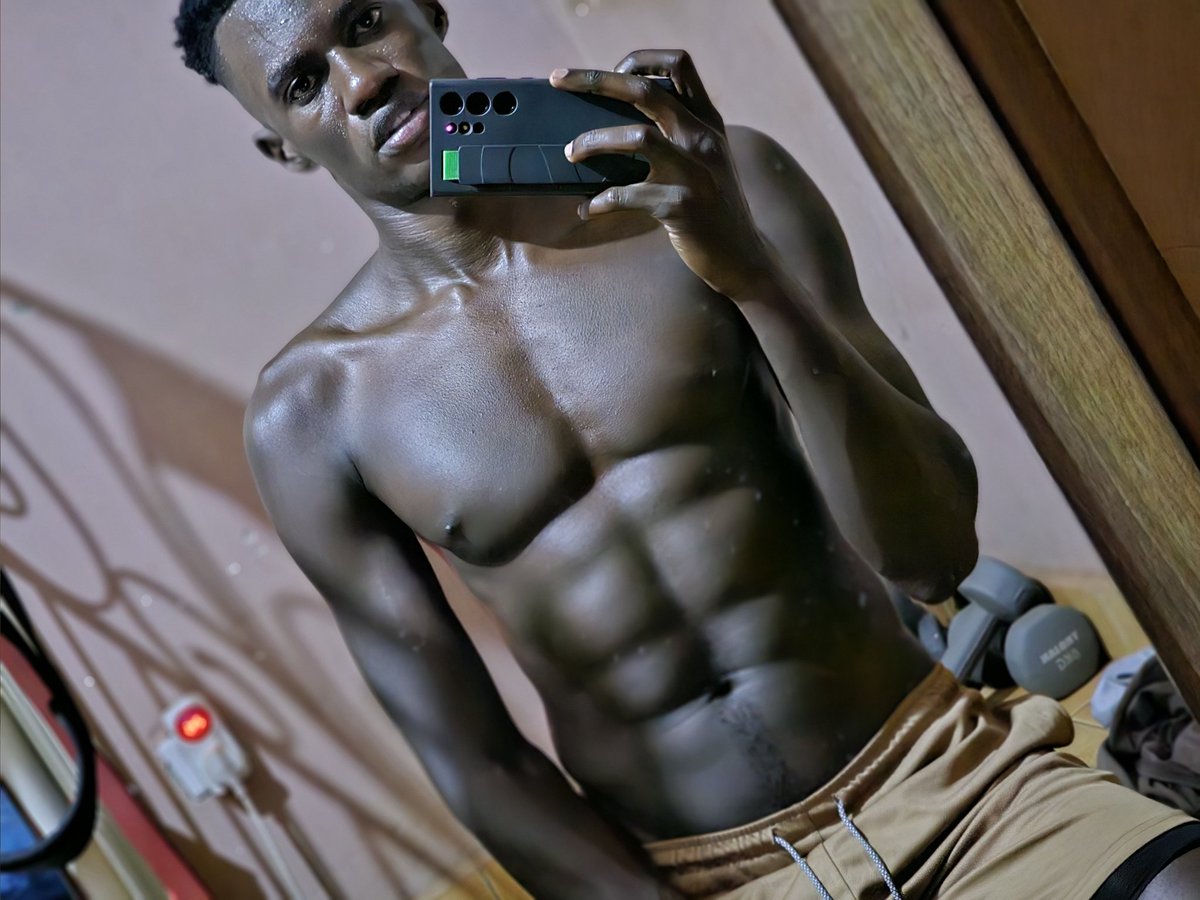 douranfit's tweet photo. 8 pm abs, every damn day. These ain't for show β they're for whoever can handle the heat ππ¦ #TryMe #AbsWithAttitude https://t.co/QKIgK1VYz2