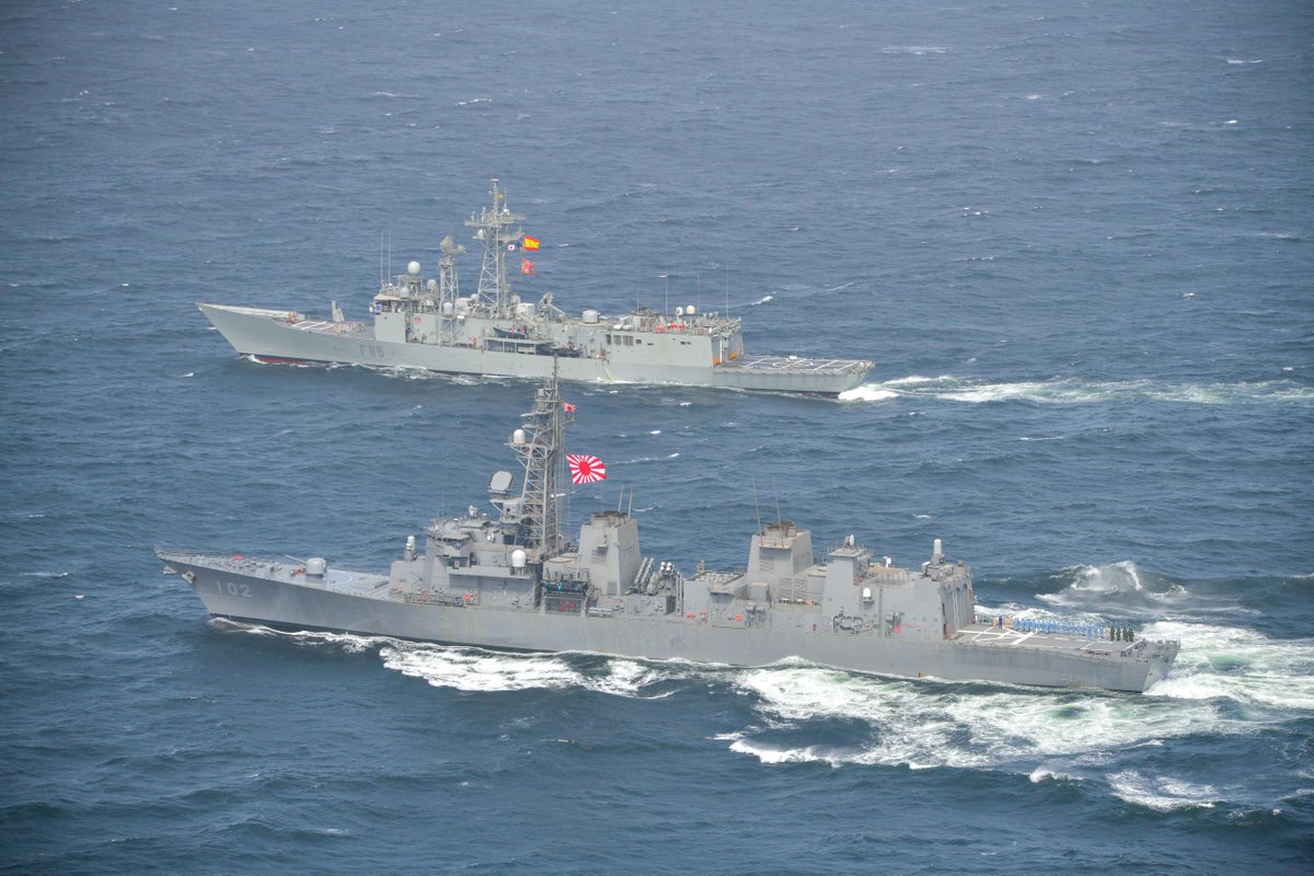 EUNAVFOR's tweet image. On 07 July, #OperationATALANTA 🇪🇺 flagship ESPS #NAVARRA conducted a joint activity at sea with the JS #HARUSAME 🇯🇵.
➡️ Collaboration between different navies is essential to share information of interest in the Area of Operations.
@JMSDF_SDF_ENG @EMADmde
#GoFurtherTogether