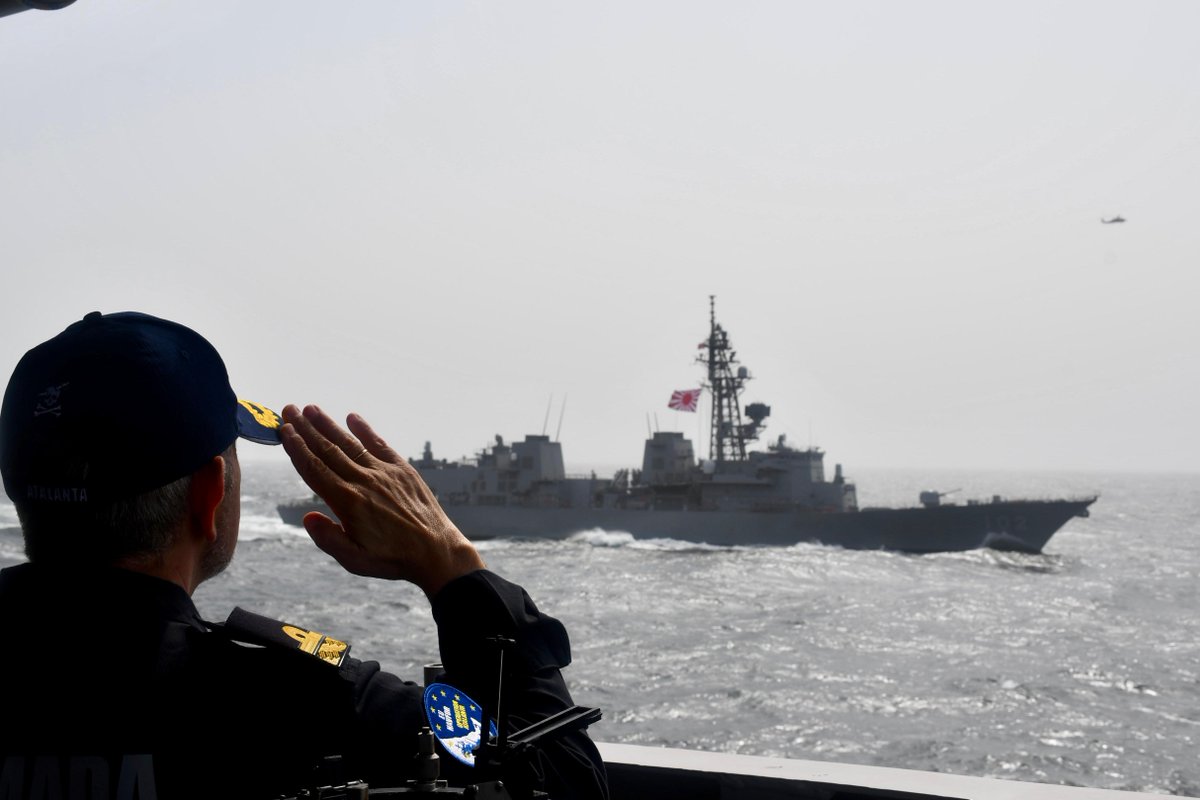 EUNAVFOR's tweet image. On 07 July, #OperationATALANTA 🇪🇺 flagship ESPS #NAVARRA conducted a joint activity at sea with the JS #HARUSAME 🇯🇵.
➡️ Collaboration between different navies is essential to share information of interest in the Area of Operations.
@JMSDF_SDF_ENG @EMADmde
#GoFurtherTogether
