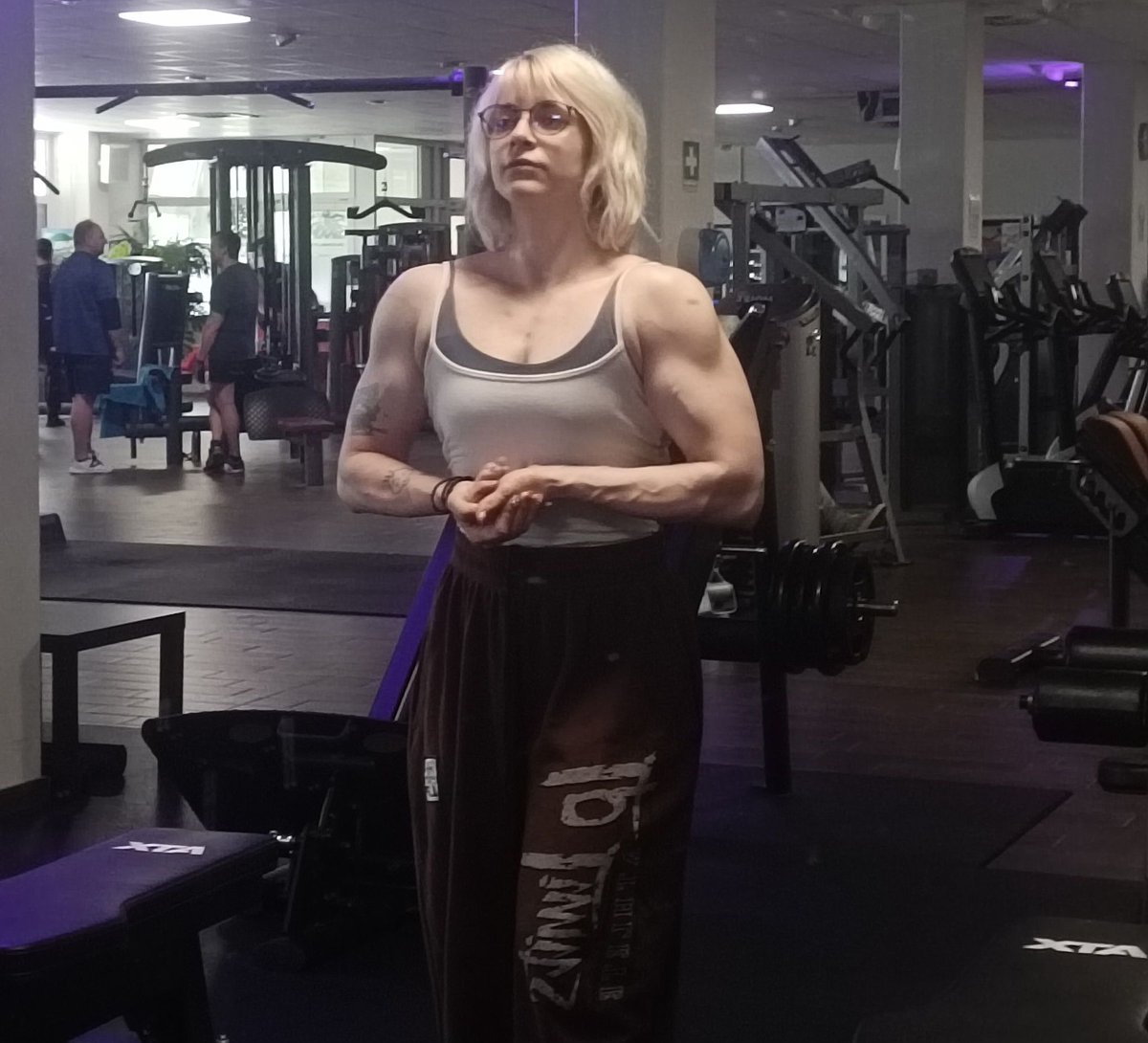 AkikoYuOfficial's tweet image. Diät läuft -8kg Fett und Wasser bisher 💦  

#liftheavyshit #nodaysoff #mindbodyfuel #movetofeel