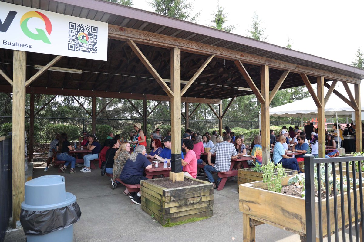 NYSOCFS's tweet image. The annual #NYSOCFS picnic was a great time to connect with staff and give back! Employees partnered with Operation Adopt a Soldier and @outofthepits by donating care items and pet supplies 💜🐶 Thank you to the @ValleyCats for hosting us ⚾