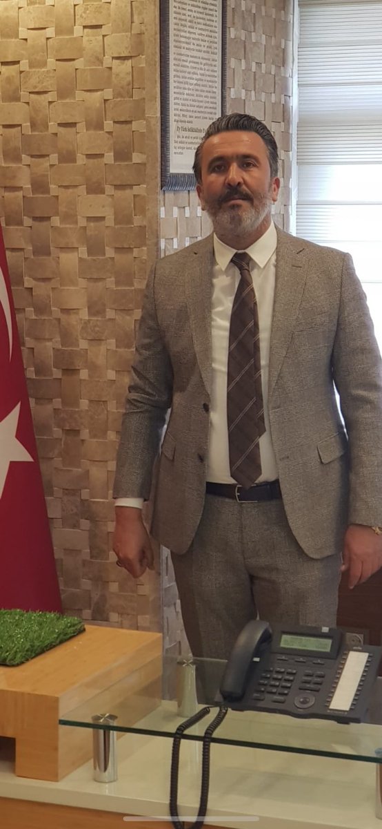 ÖNEMLİ ADAM olmayın..DEĞERLİ ADAM olun… Değeriniz makamınızdan gelmesin Değeriniz adamlığınızdan gelsin …Hakan Apaydın candır hepinizden fazla ankaragüçlüdür ..Hani bizdendiniz ya hatırlatayım dedim sayın yönetim💛💙<a href="/Ankaragucu/">MKE Ankaragücü</a>