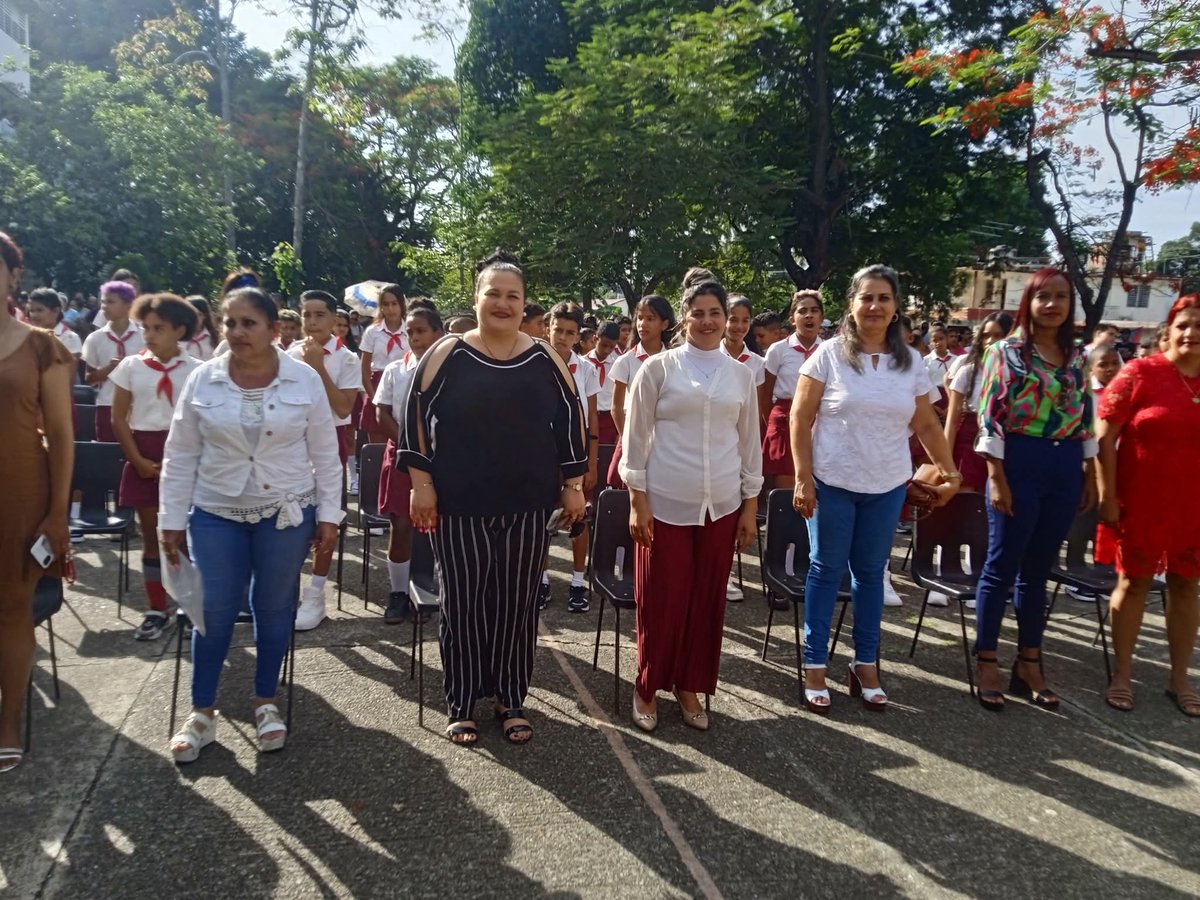 Acto municipal del nivel Educativo  Primaria  de #EducaciónBayamo, por el fin de curso y graduación de los alumnos de 6to grado desde el Seminternado  1ro de Enero.
#CubaMined 
#EducaciónGranma 
#EducaciónBayamo