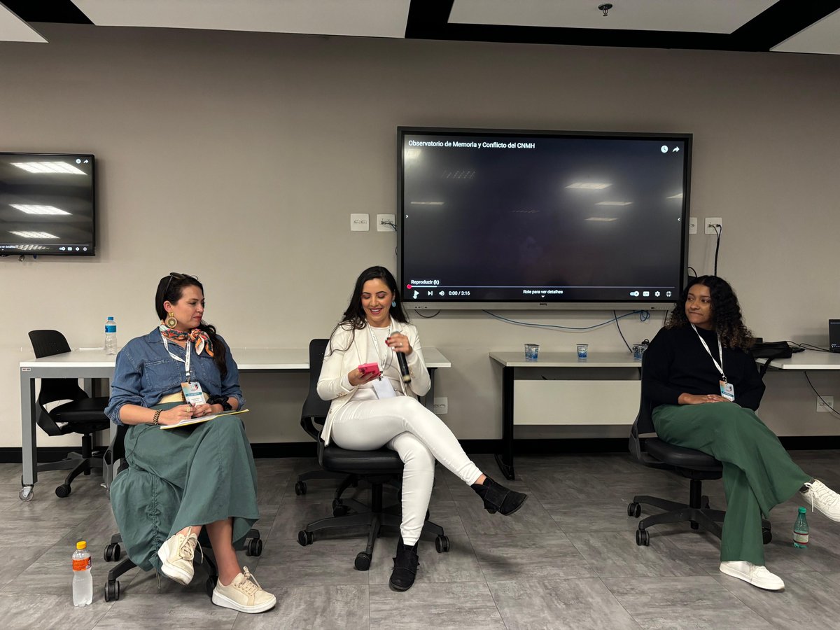 Abraji (@abraji) on Twitter photo Está acontecendo agora a mesa "O passado como notícia: jornalismo, democracia e reparação histórica", com a Bianca Muniz, <a href="/claudiabaez/">claudia baez</a> e <a href="/julianadalpiva/">Juliana Dal Piva</a>, no #20CongressoAbraji.
Acompanhe #aovivo! Segue o fio🧶 Está acontecendo agora a mesa "O passado como notícia: jornalismo, democracia e reparação histórica", com a Bianca Muniz, <a href="/claudiabaez/">claudia baez</a> e <a href="/julianadalpiva/">Juliana Dal Piva</a>, no #20CongressoAbraji.
Acompanhe #aovivo! Segue o fio🧶