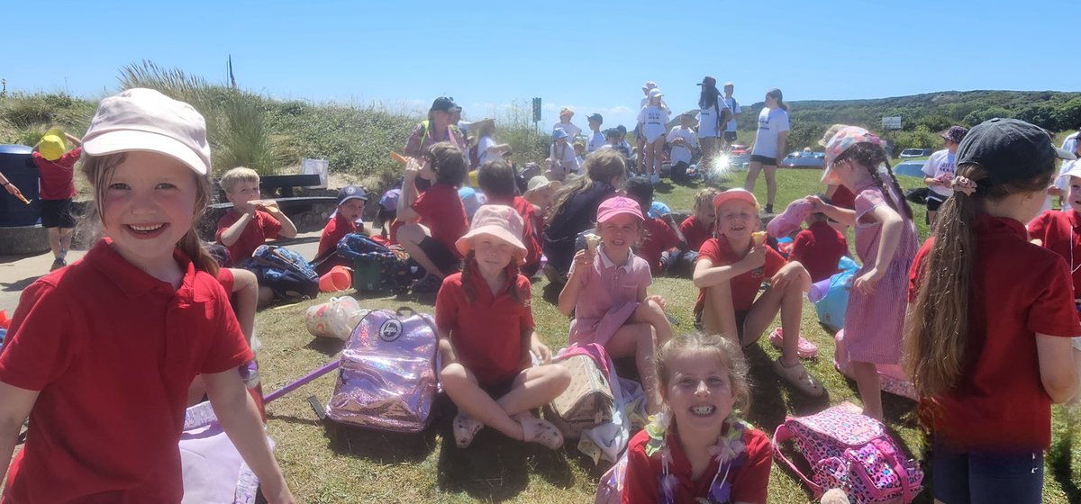 Hendrefoilan's tweet photo. Y1/2 Turtles had the most fantastic time at the beach today ☀️🕶️ #hdfpturtles https://t.co/p41OBwybcp