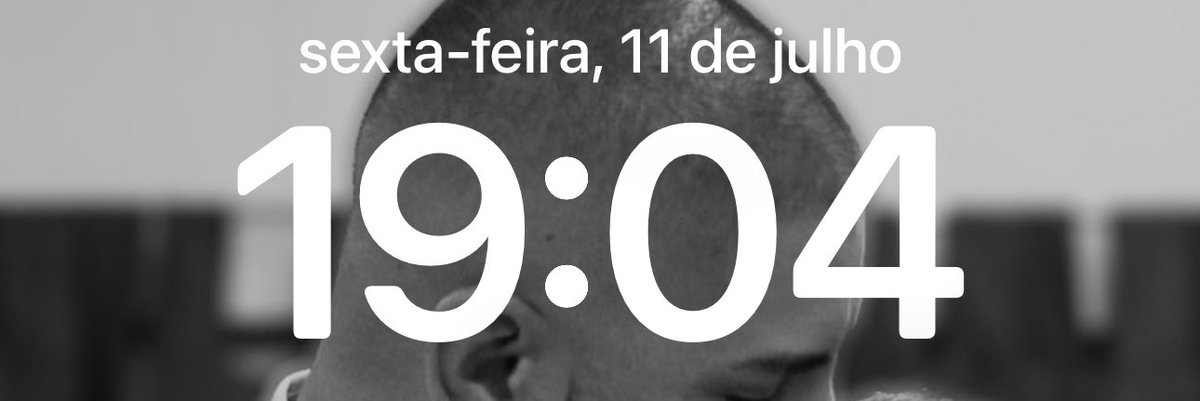 Não sei se só acontece comigo. Mas é quase todos os dias. Olho para o telemóvel sempre a esta hora.