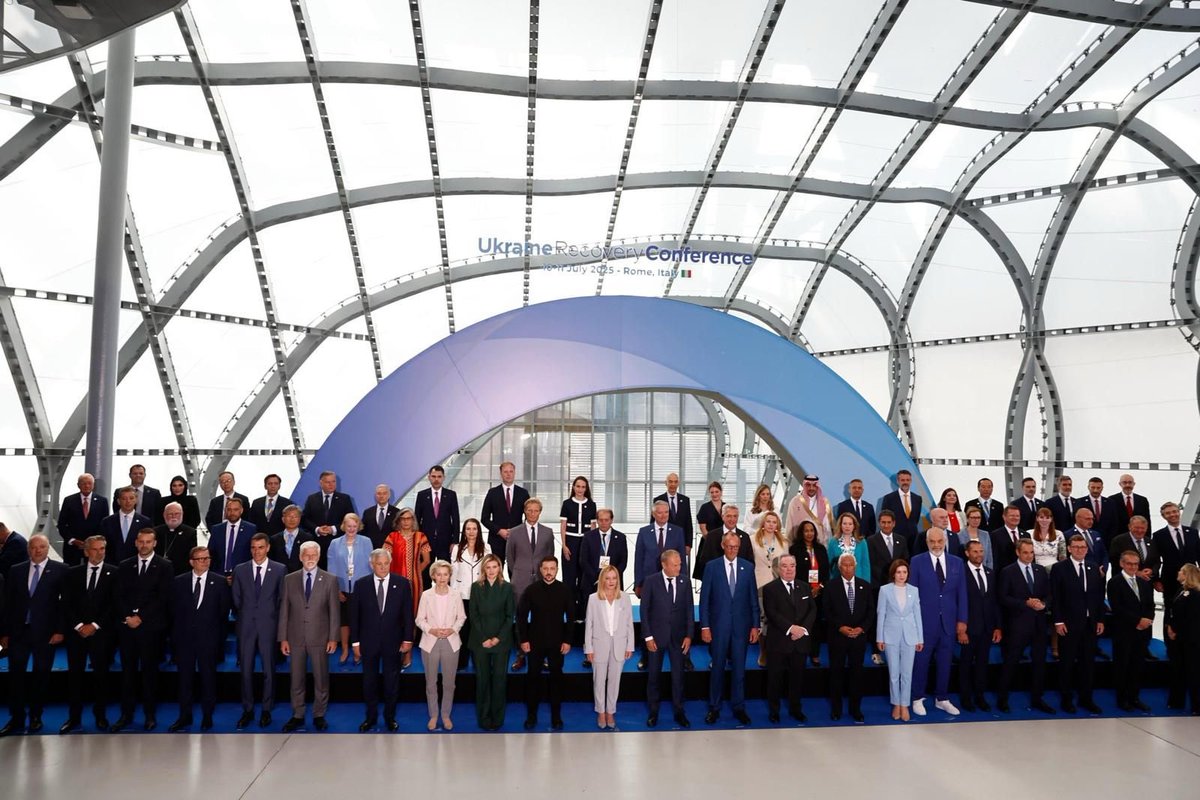 FilippoGrandi's tweet image. At the Ukraine Reconstruction Conference I was encouraged by the commitment to make the return of refugees and displaced people an integral part of reconstruction plans. Meanwhile, with civilians suffering from devastating Russian attacks, humanitarian aid continues to be needed.