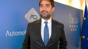 SpampinatoDi's tweet image. #GovernoDellaVergogna ha inserito nel decreto sicurezza un emendamento che ha permesso a Geronimo #LaRussa l'elezione a presidente dell'#ACI. Il ministero della Cultura finanzia il libro del ministro della cultura #Giuli. A Napoli i disoccupati che  chiedono lavoro, trovano