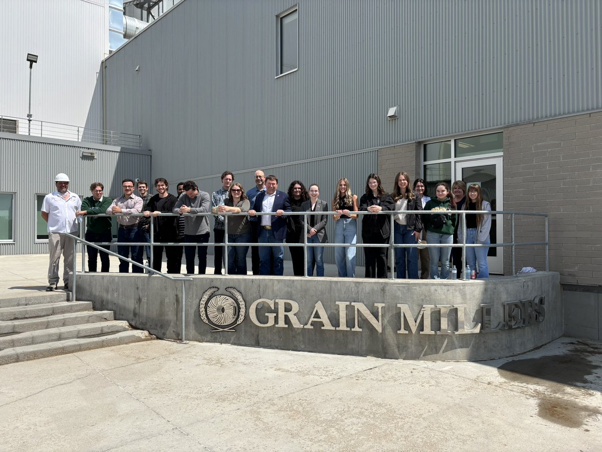 DarylHarrison20's tweet photo. Thank you to Grain Millers, Prairie Dome Potatoes and Buckle Great Northern Beef for having myself and the Legislative Building summer students out for some tours earlier this week. We enjoyed learning about different parts of the industry and visiting with some great producers. https://t.co/cHsGgqsG8S