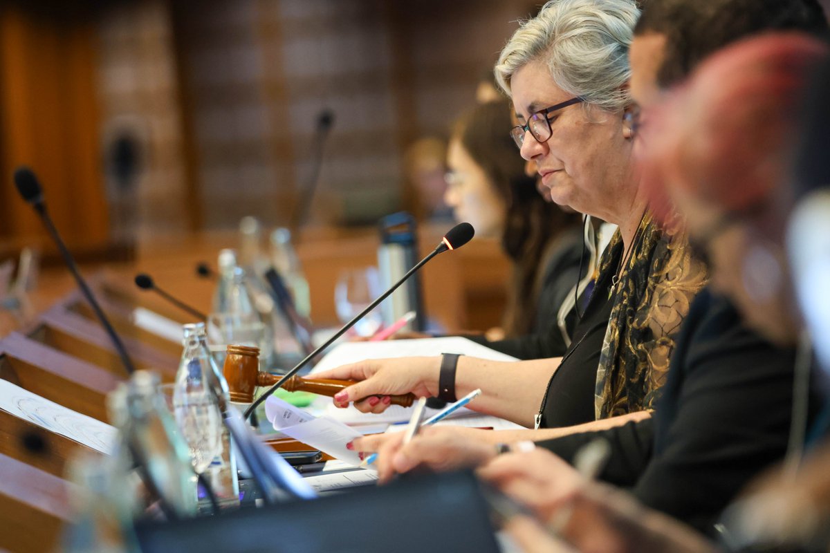 IISD_ENB's tweet image. Delegates left @UNEPozone #OEWG47 in a cheerful mood after making strides towards a series of important decisions to further protect the #ozone layer and the climate later this year at the Meeting of the Parties to the Montreal Protocol in Nairobi

Read ➡️ enb.iisd.org/montreal-proto…