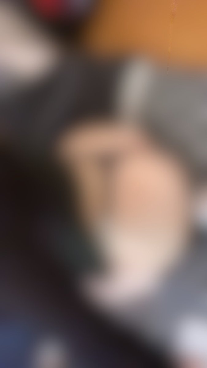 Rt et like je te montre sans floutage 🥵🤭 (il faut être Abo)