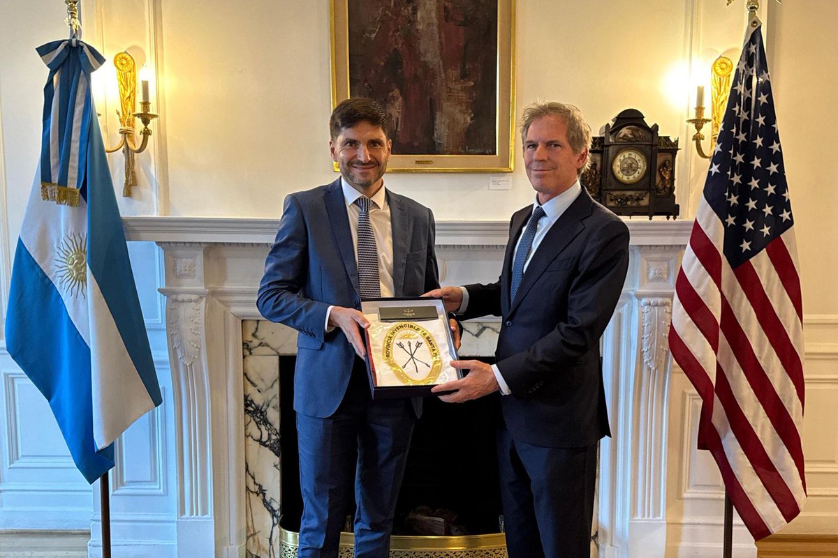 GobSantaFe's tweet image. ¡Santa Fe se proyecta al mundo: más seguridad, más inversión, más oportunidades!
El gobernador @maxipullaro finalizó una misión institucional en Estados Unidos con reuniones clave en el BID, la OEA, el Banco Mundial y el Council of the Americas.
👉🏽 Se reconocieron los avances…